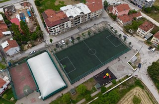 Gemlik’te Halı Sahalar Yenilendi